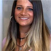 Sono Damaris, una ragazza di 27 anni residente a Siena.
Diplomata in lingue straniere, sono disponibile a lezioni private di Inglese, Italiano e Francese per bambini delle Scuole Materne,Elementari e Medie di Siena